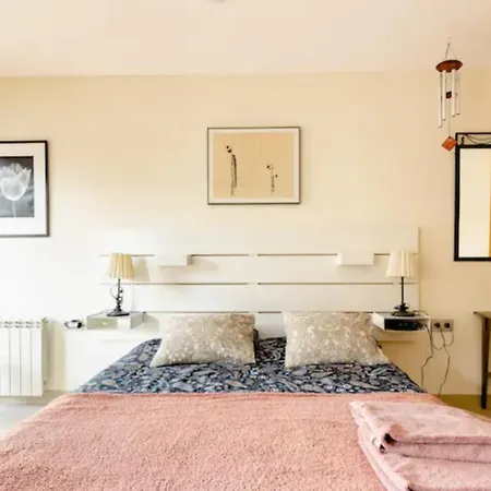 Apt.p/5 15min From Barcelona And Beaches W/terrace