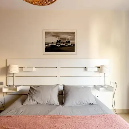 Apt.p/5 15min From Barcelona And Beaches W/terrace Appartamento