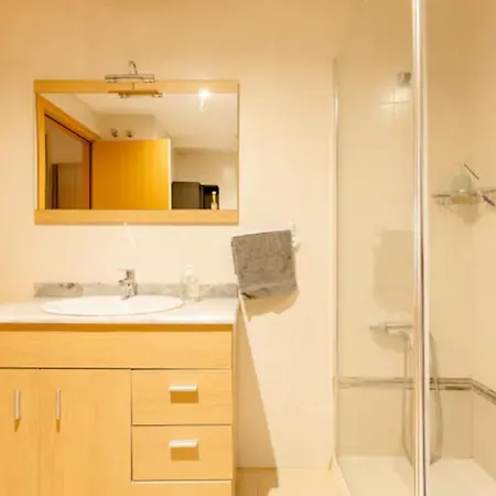 Apt.p/5 15min From Barcelona And Beaches W/terrace